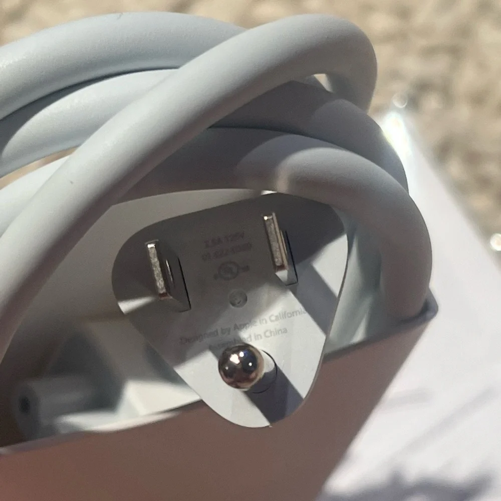 BRAND NEW APPLE EXTENSION CORD